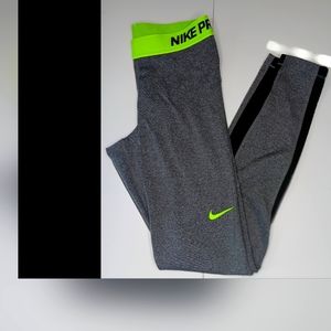 Women’s Nike Pro Dri-Fit Leggings Medium